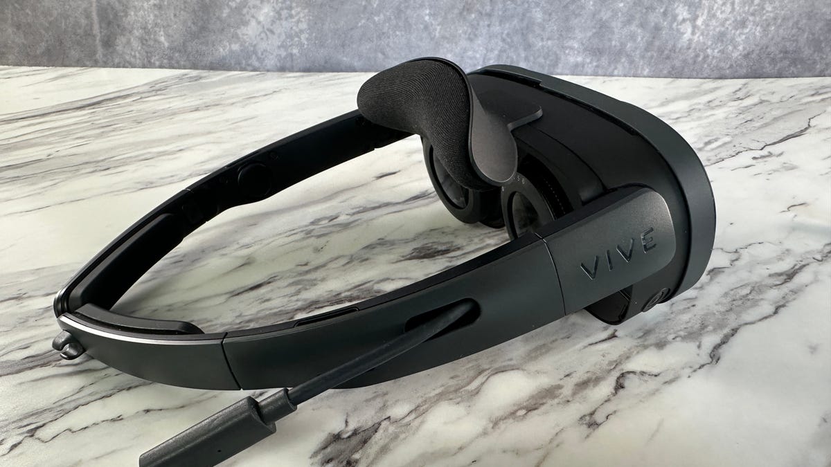 Vive XR Elite seen from the side