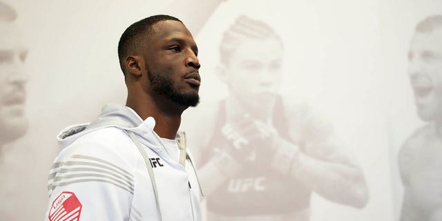 Karl Roberson warms up prior to his fight during the UFC Fight Night event at UFC APEX on July 9, 2022 in Las Vegas.