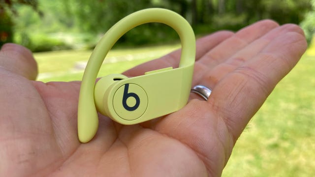 beats-powerbeats-pro-yellow