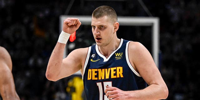 Nikola Jokic pumps fist