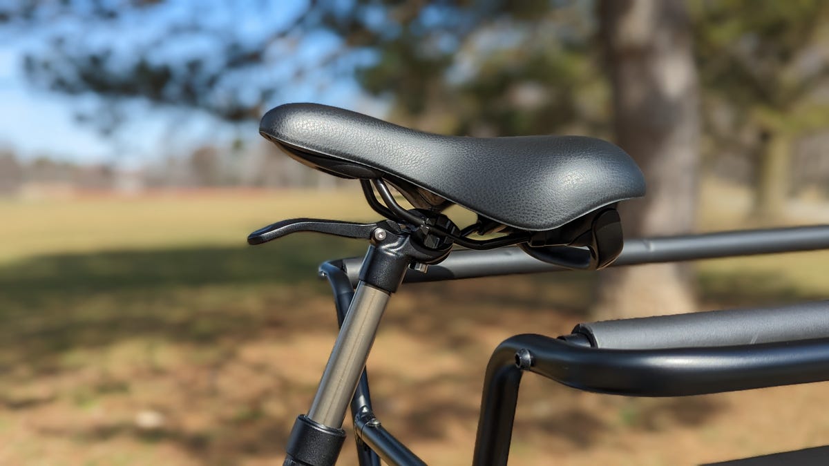 Aventon Abound cargo e-bike seat.